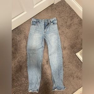 Abercrombie 90’s Straight Ultra High Rise Jeans
